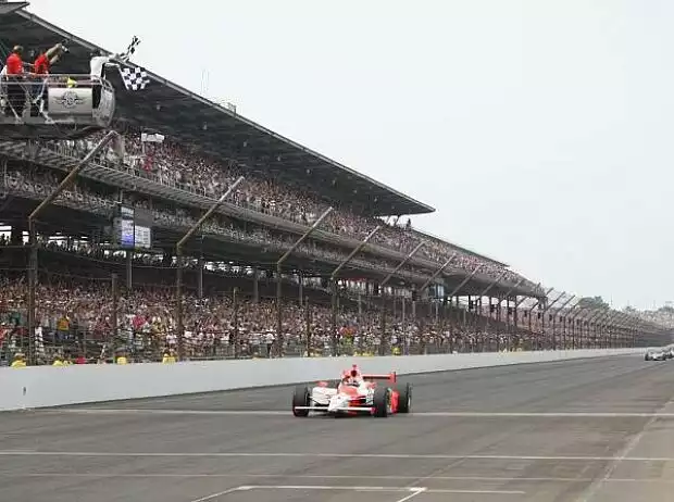 Helio Castroneves Titel-Bild zur News: Helio Castroneves