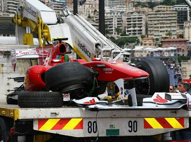 Titel-Bild zur News: Unfallauto von Fernando Alonso