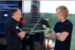 Franz Tost (Teamchef) und Red-Bull-Testfahrer Brendon Hartley 