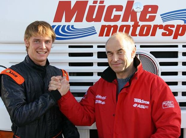 Nigel Melker, Peter Mücke