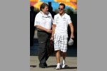 Norbert Haug (Mercedes-Motorsportchef) und Michael Schumacher (Mercedes)