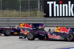 Mark Webber (Red Bull) und Sebastian Vettel (Red Bull) kollidieren