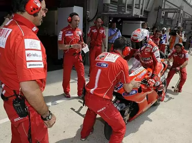 Casey Stoner Titel-Bild zur News: Casey Stoner
