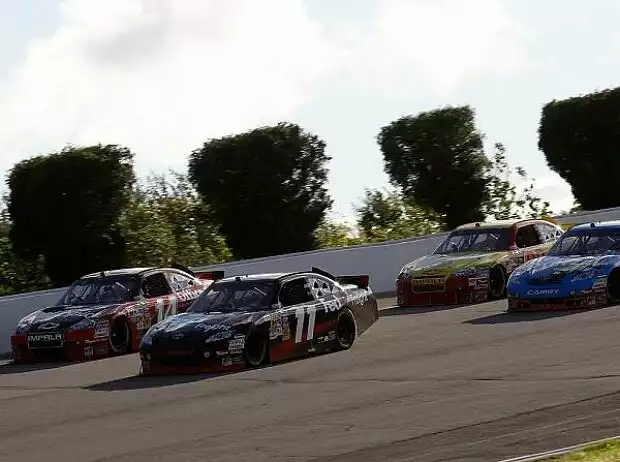 Kyle Busch, Denny Hamlin, Tony Stewart, Kevin Harvick Titel-Bild zur News: Kyle Busch, Denny Hamlin, Tony Stewart, Kevin Harvick