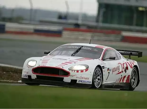 Titel-Bild zur News: Aston Martin von Young Driver AMR