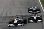 Adrian Sutil (Force India) vor Michael Schumacher (Mercedes) und Nico Hülkenberg (Williams) 