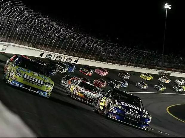 Carl Edwards Jimmie Johnson Start Charlotte Titel-Bild zur News: Carl Edwards Jimmie Johnson Start Charlotte