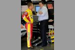  Clint Bowyer und NASCAR-Präsident Mike Helton