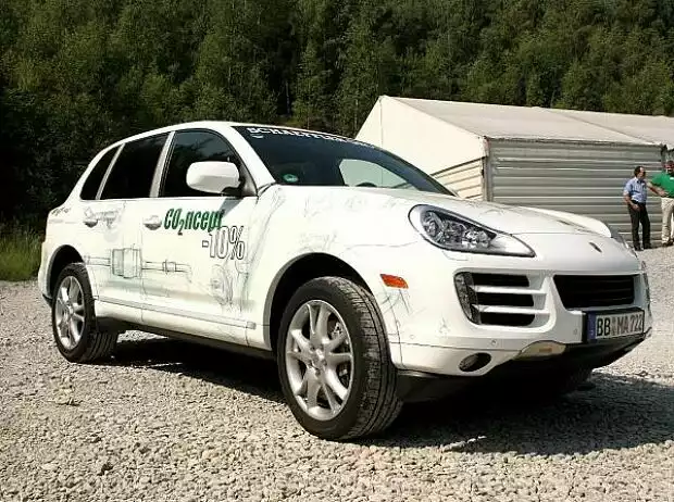 Porsche Cayenne "CO2ncept - 10%" Titel-Bild zur News: Porsche Cayenne "CO2ncept - 10%"