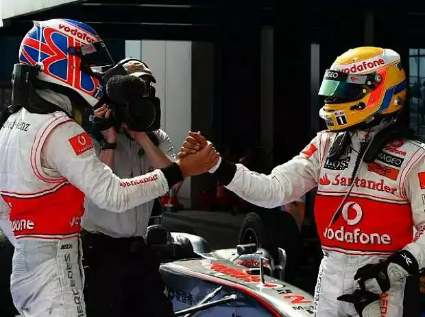 Titel-Bild zur News: Jenson Button, Lewis Hamilton