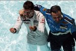 Tiago Monteiro (SR) und Yvan Muller (Chevrolet) genehmigen sich eine Abkühlung