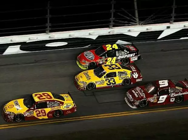 Kasey Kahne, Jeff Gordon, Clint Bowyer, Kevin Harvick Titel-Bild zur News: Kasey Kahne, Jeff Gordon, Clint Bowyer, Kevin Harvick