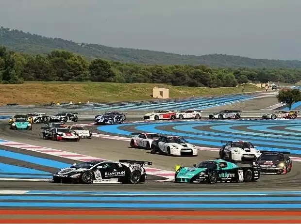 Start zum GT1-Rennen in Le Castellet 2010 Titel-Bild zur News: Start zum GT1-Rennen in Le Castellet 2010