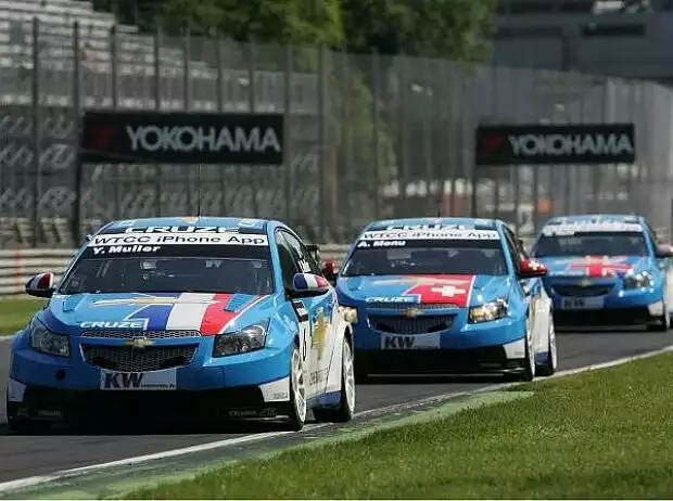 Alain Menu, Robert Huff, Yvan Muller Titel-Bild zur News: Alain Menu, Robert Huff, Yvan Muller