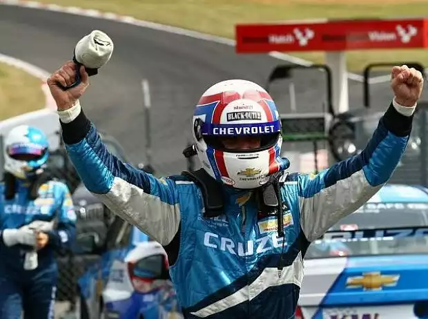 Yvan Muller Titel-Bild zur News: Yvan Muller