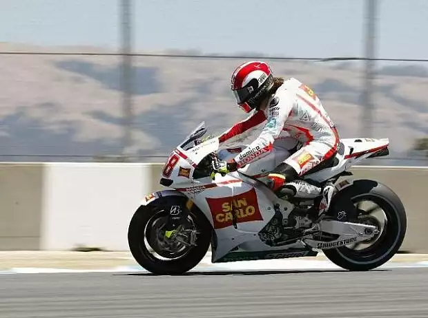 Marco Simoncelli Titel-Bild zur News: Marco Simoncelli
