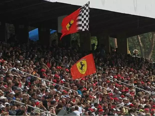 Fans am Hockenheimring Titel-Bild zur News: Fans am Hockenheimring