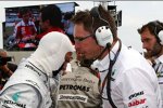 Michael Schumacher (Mercedes) mit Renningenieur Andrew Shovlin