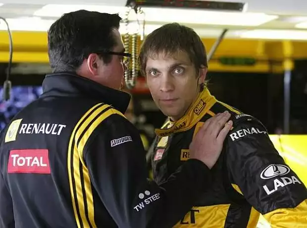 Vitaly Petrov, Eric Boullier Titel-Bild zur News: Vitaly Petrov, Eric Boullier