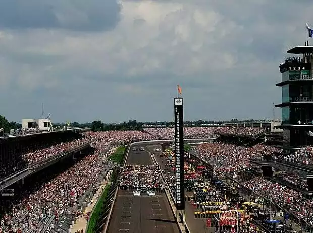 Indianapolis Start Brickyard 400 2010 Titel-Bild zur News: Indianapolis Start Brickyard 400 2010