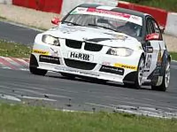 BMW 320d Schubert Motorsport Titel-Bild zur News: BMW 320d Schubert Motorsport