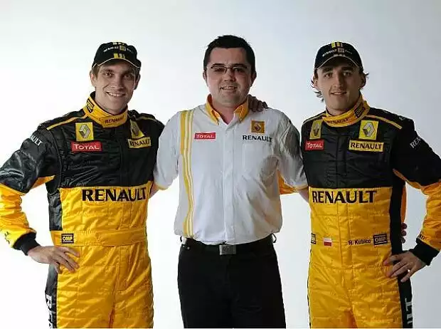 Vitaly Petrov, Eric Boullier, Robert Kubica Titel-Bild zur News: Vitaly Petrov, Eric Boullier, Robert Kubica