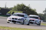 Andy Priaulx (BMW Team RBM) vor Andrei Romanov (Engstler)