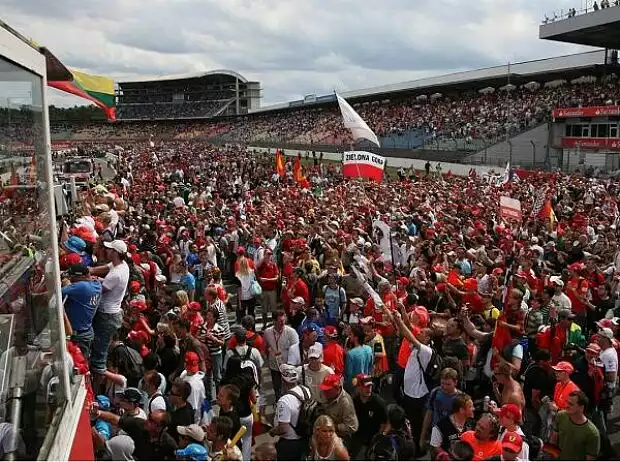 Fans Titel-Bild zur News: Fans