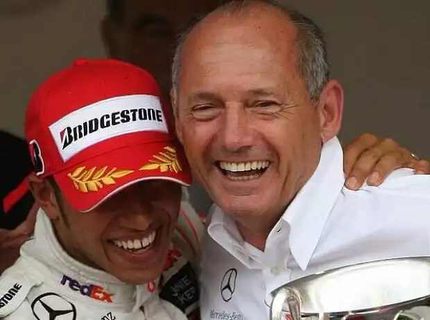Lewis Hamilton und Ron Dennis Titel-Bild zur News: Lewis Hamilton und Ron Dennis