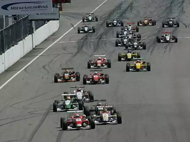 Rennstart in Hockenheim 2010 Titel-Bild zur News: Rennstart in Hockenheim 2010