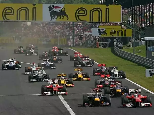 Fernando Alonso, Sebastian Vettel; Start Titel-Bild zur News: Fernando Alonso, Sebastian Vettel; Start