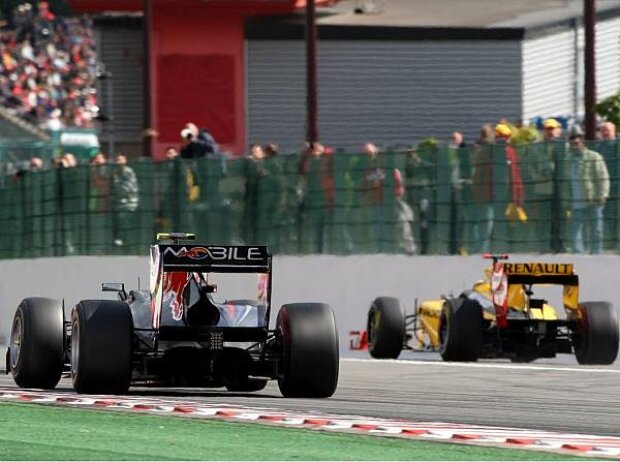 Robert Kubica vor Mark Webber