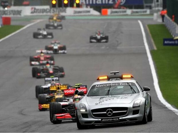 Safety-Car Safety-Car