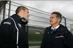 Mario Theissen (BMW Motorsport Direktor) im Gespräch mit Teamchef Bart Mampaey