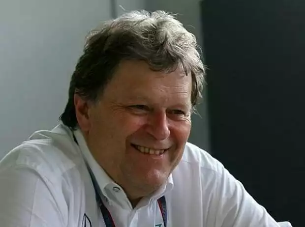 Norbert Haug (Mercedes-Motorsportchef) Titel-Bild zur News: Norbert Haug (Mercedes-Motorsportchef)