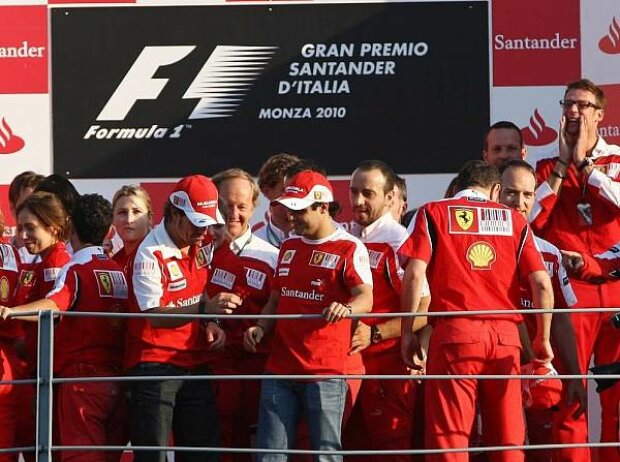 Titel-Bild zur News: Felipe Massa, Fernando Alonso, Stefano Domenicali (Teamchef)