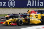 Robert Kubica (Renault) und Mark Webber (Red Bull) 