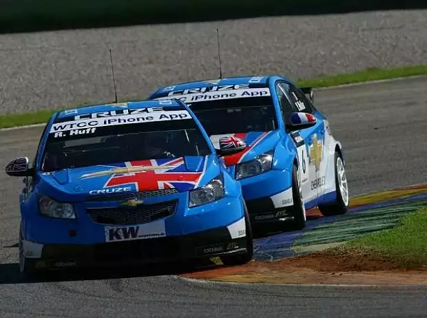 Yvan Muller, Robert Huff Titel-Bild zur News: Yvan Muller, Robert Huff