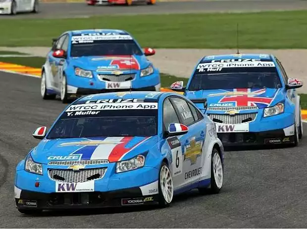 Alain Menu, Robert Huff, Yvan Muller Titel-Bild zur News: Alain Menu, Robert Huff, Yvan Muller