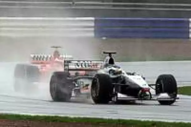 Silverstone 2000 Titel-Bild zur News: Silverstone 2000