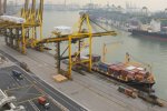 Blick auf den Frachthafen von Singapur