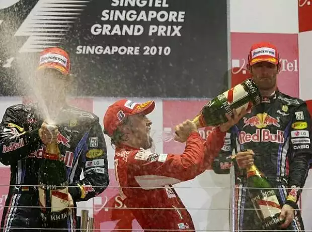 Podium in Singapur 2010 Titel-Bild zur News: Podium in Singapur 2010