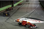 Fernando Alonso (Ferrari) vor Sebastian Vettel (Red Bull) 