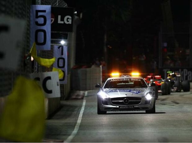 Safety-Car Safety-Car