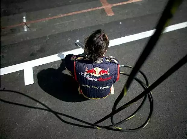 Titel-Bild zur News: Toro-Rosso-Mechaniker