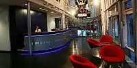 Rezeption der Red-Bull-Fabrik in Milton Keynes