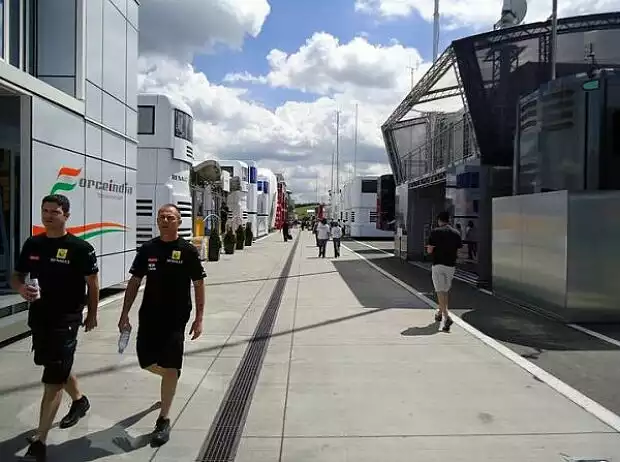 Paddock am Hungaroring Titel-Bild zur News: Paddock am Hungaroring