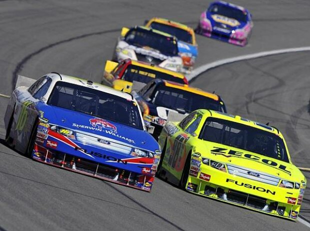 Paul Menard, Greg Biffle Paul Menard, Greg Biffle