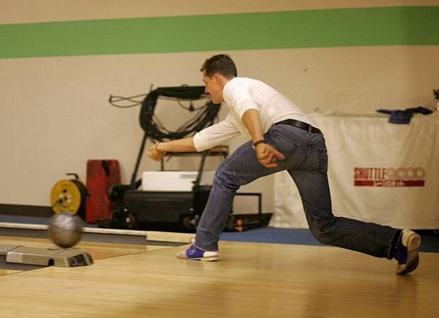 Schumacher beim Bowlen