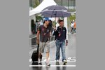 Bruno Senna (HRT) und Rubens Barrichello (Williams) 